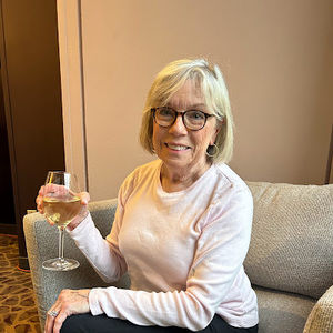 Meet your Posher, Debbie